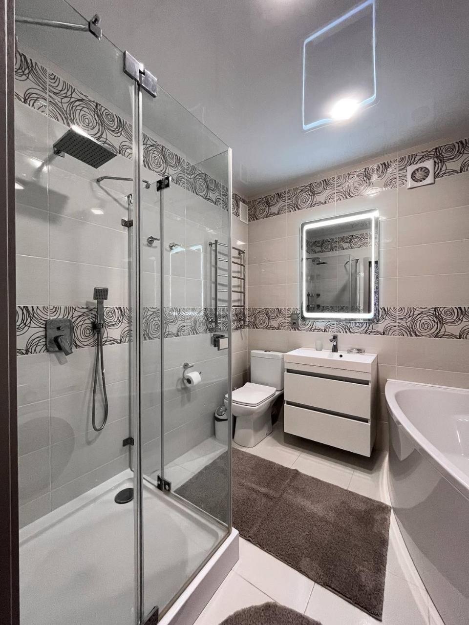 люкс 2-к у центрі - мережа Helen Apartment